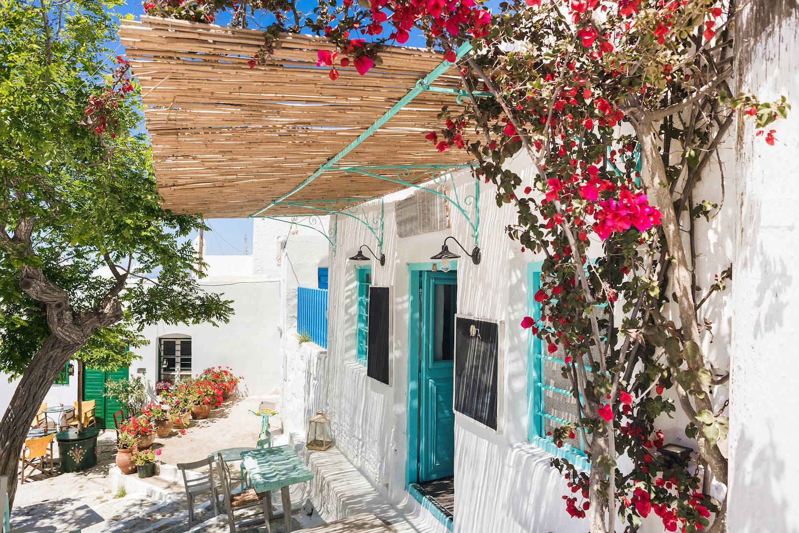 Terrasse de café sur l'île d'Antiparos - Cyclades - Grèce