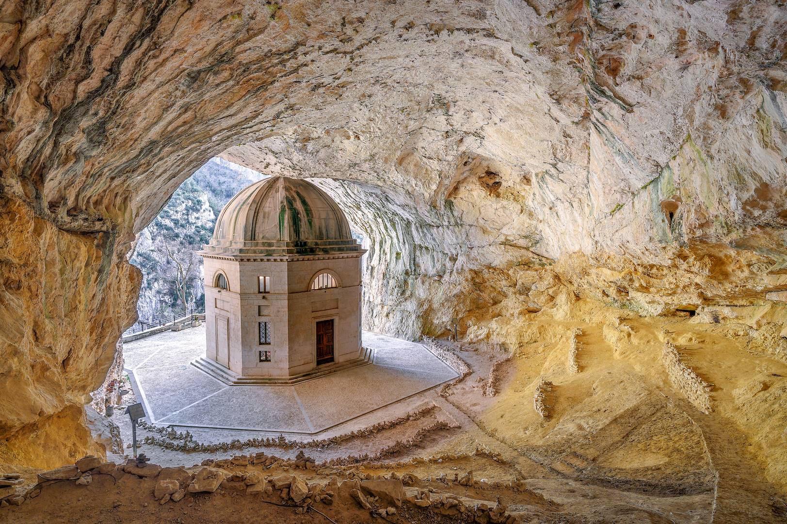Temple de Valadier - Genga - Marches - Italie