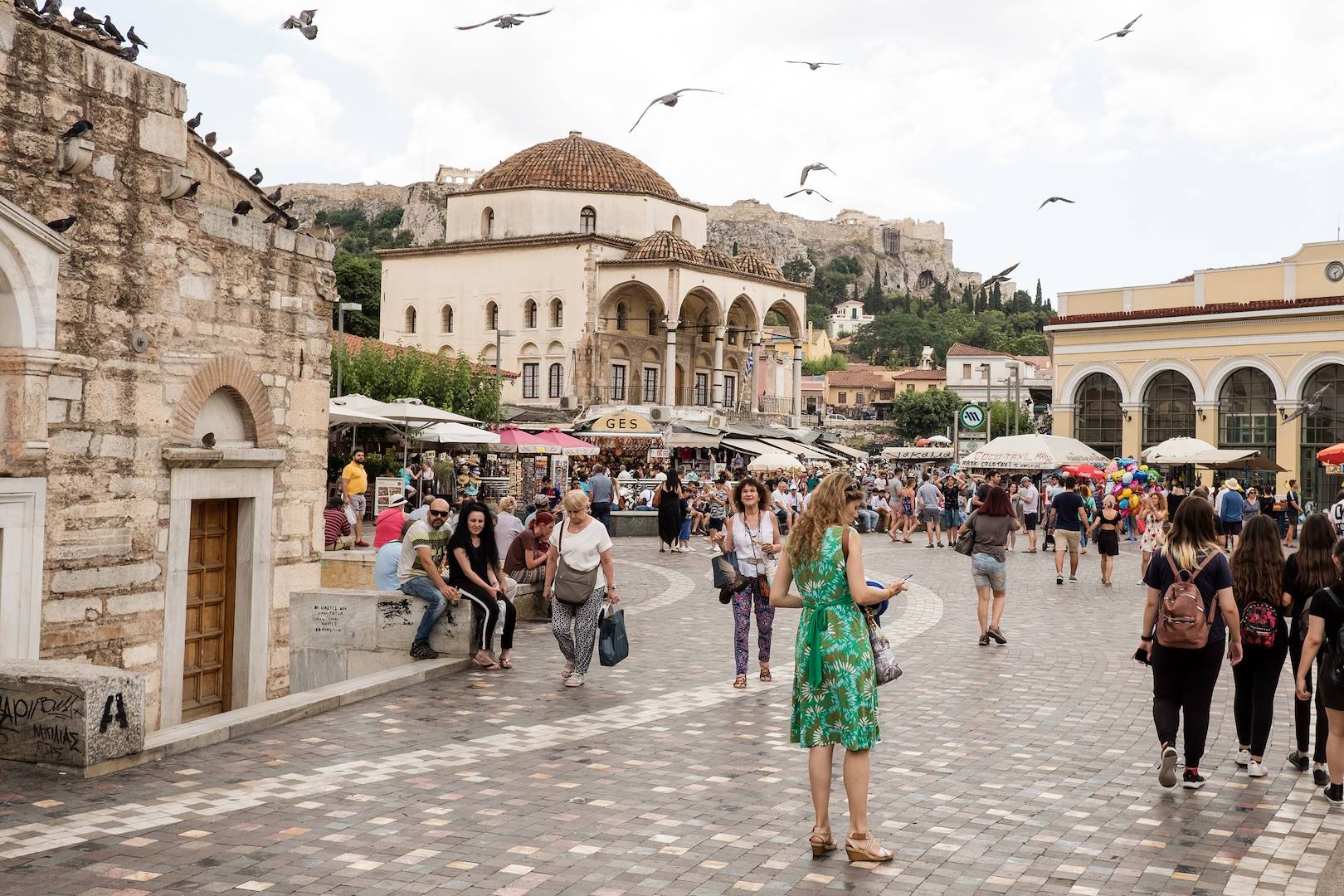 Scène de vie sur la Place Monastiraki - Athènes - Grèce