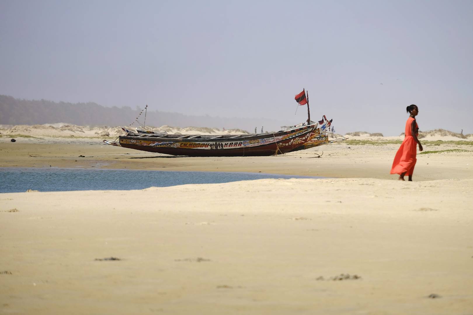 Pirogues sur le sable de la Langue de Barbarie - Sénégal