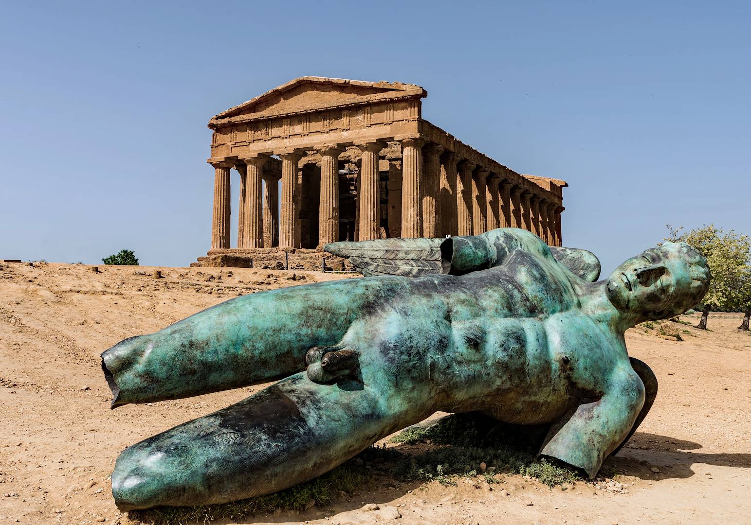 Statue d'Icarus et le Temple de Concorde - Agrigente - Sicile - Italie