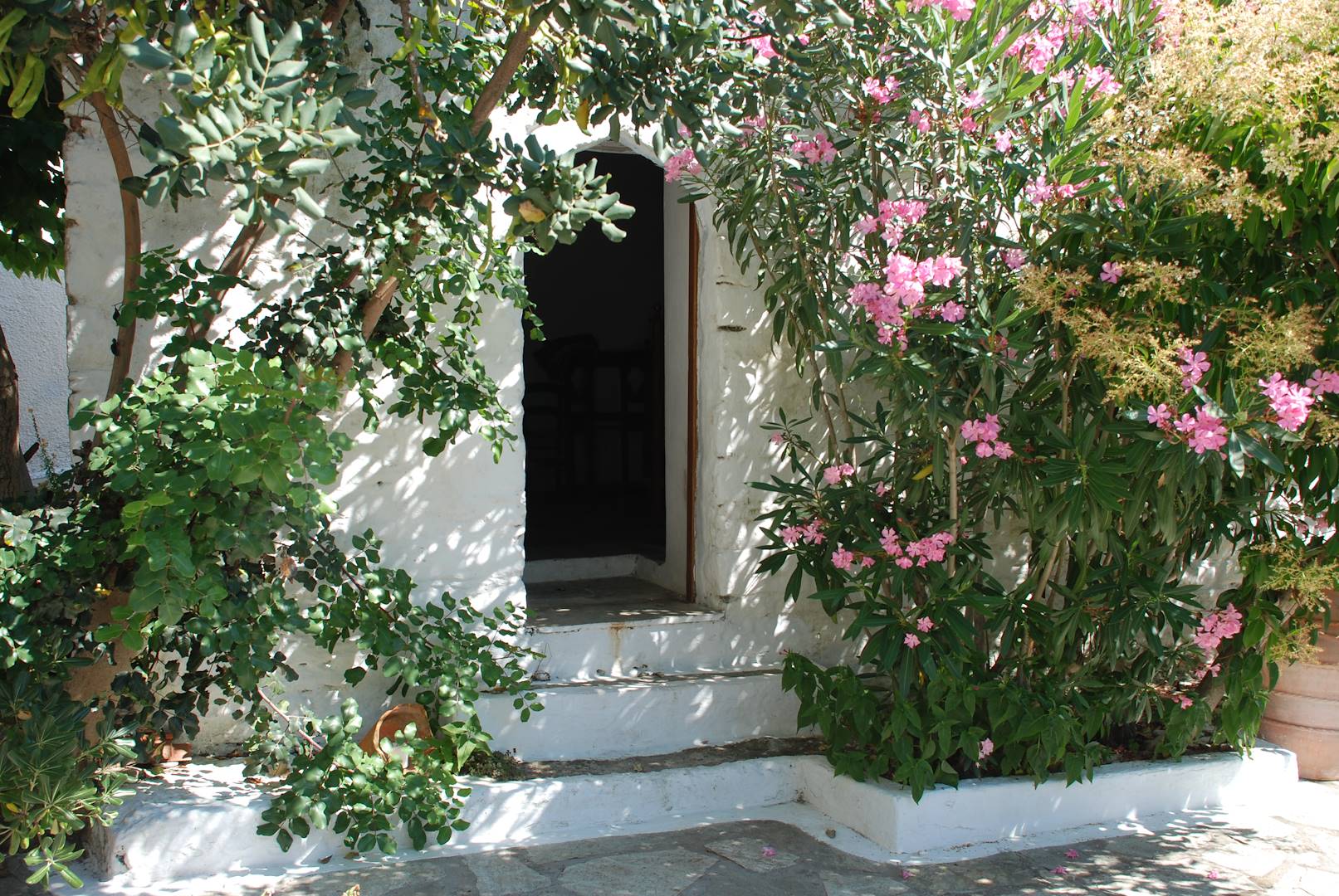 Entrée d'un bâtiment à Alonissos - Sporades - Grèce