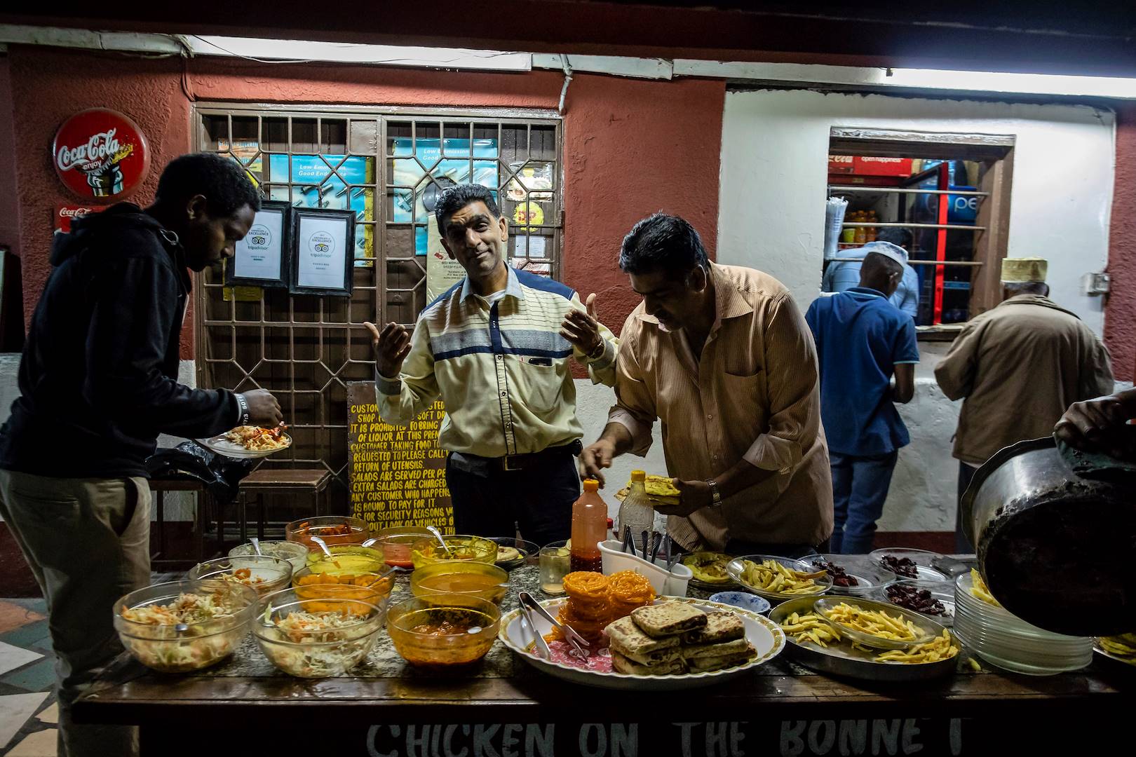 Dîner au Khan's Barbecue - Arusha - Nord - Tanzanie 