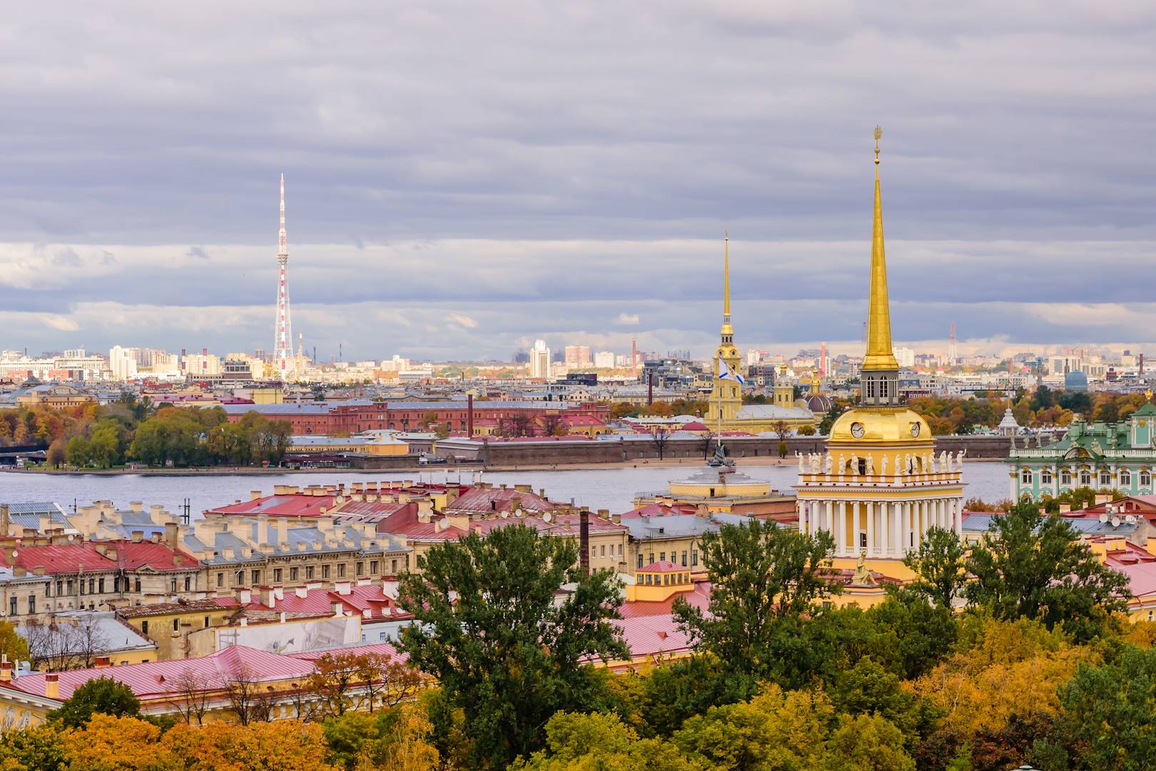 Шпиль Адмиралтейства. Петербург Сток.