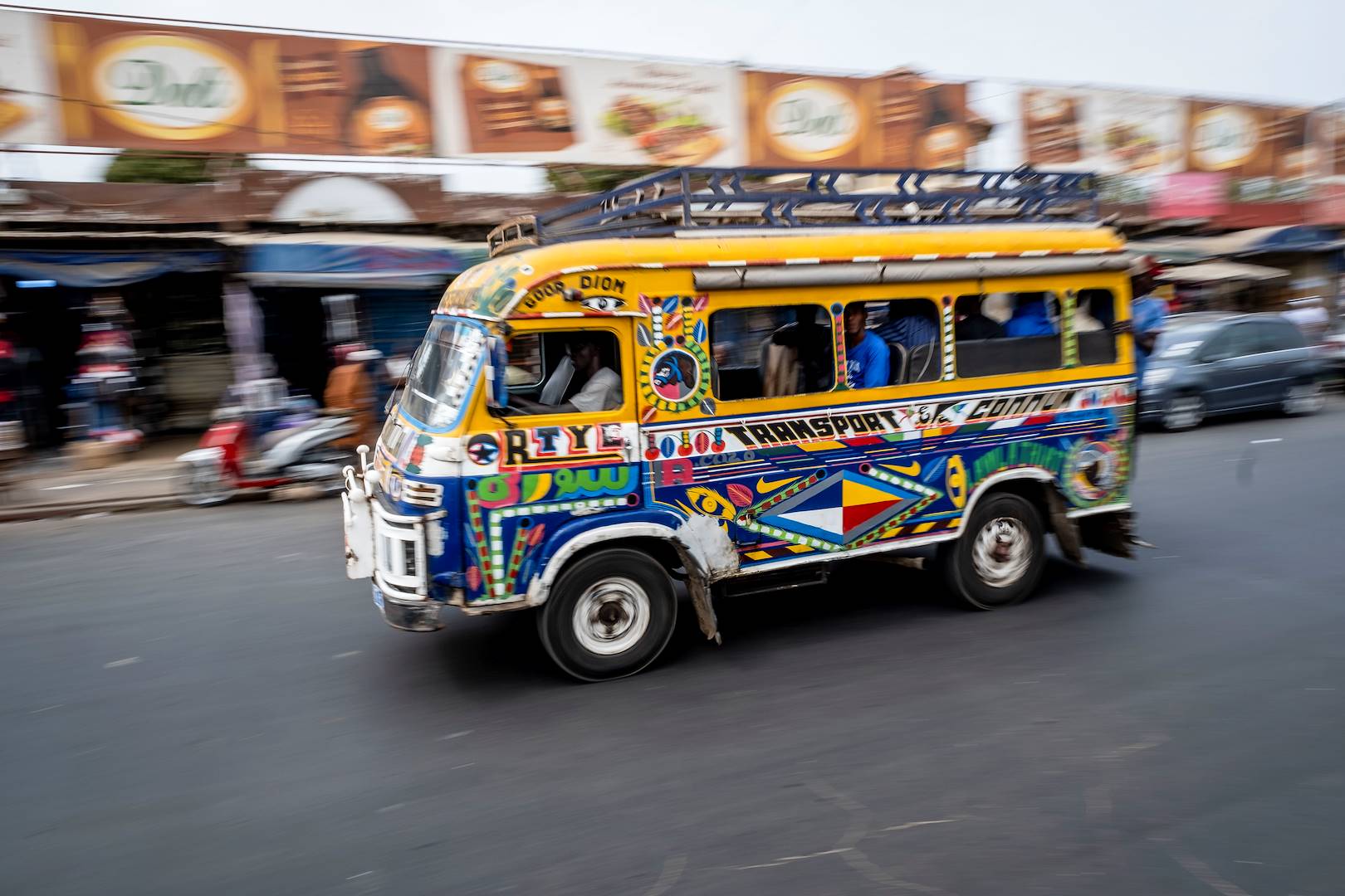 Car rapide, transport traditionnel et populaire - Dakar - Sénégal
