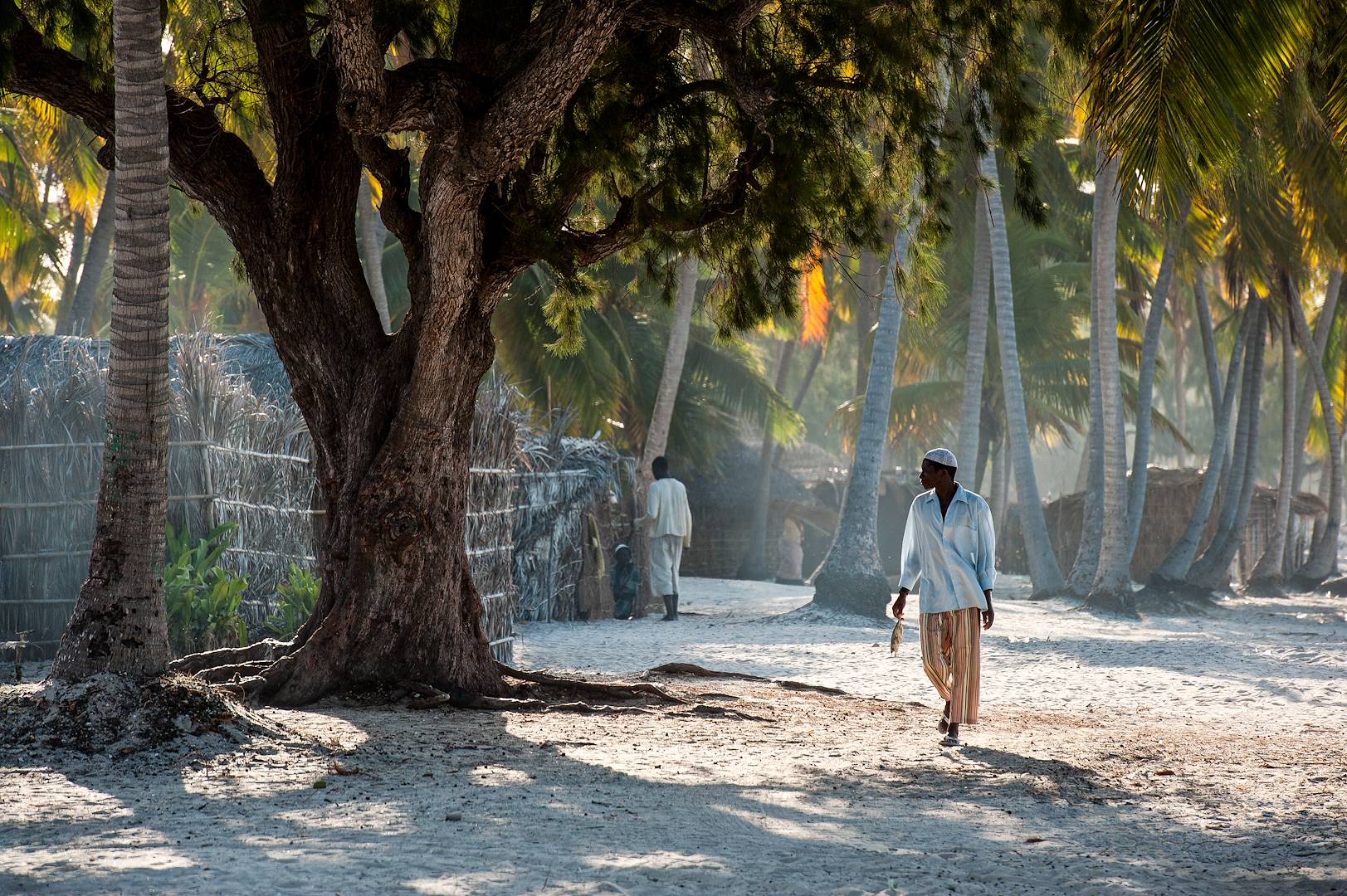 Homme sur la plage de Vilanculos - Mozambique