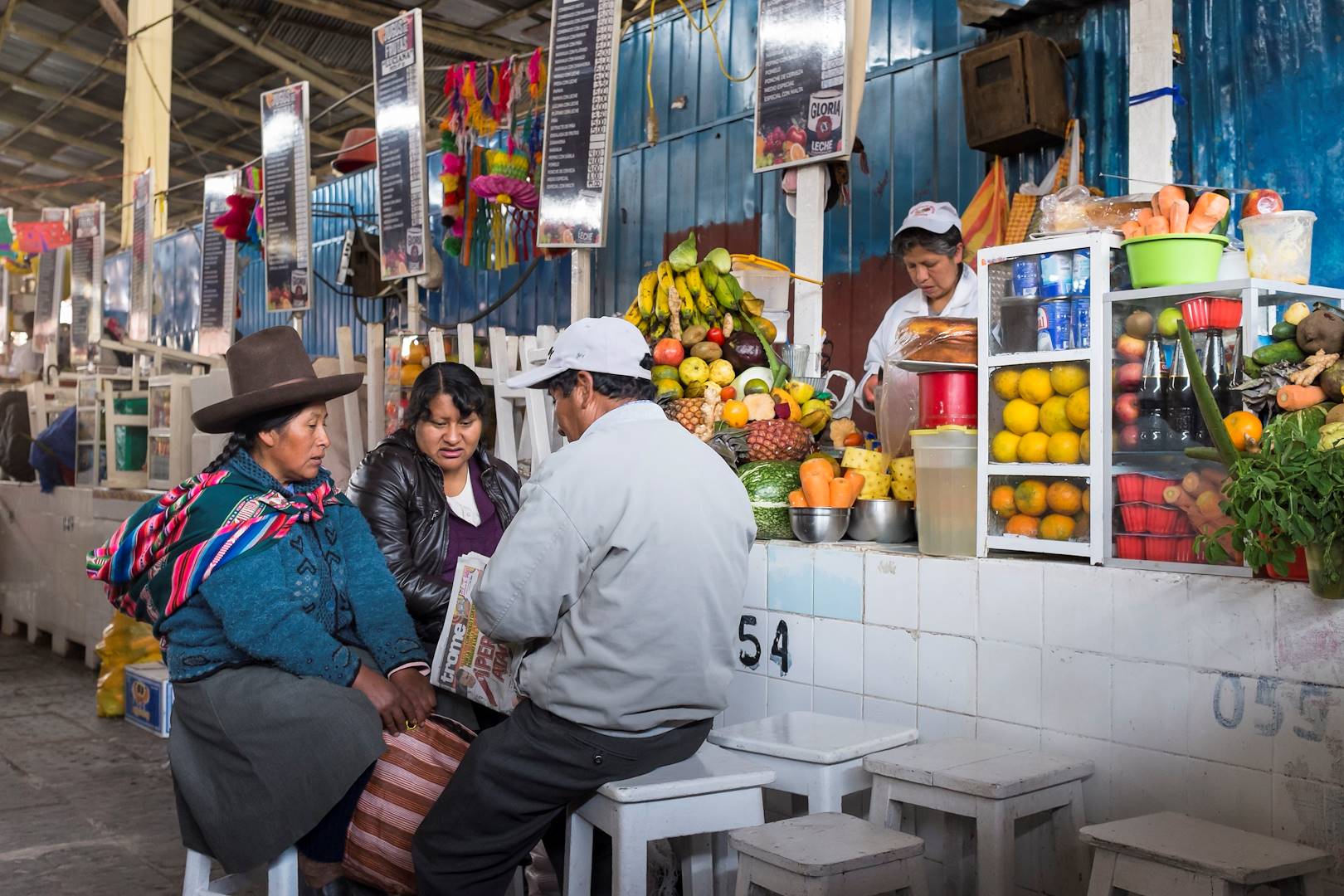 Scène de vie dans le marché couvert de San Pedro - Cuzco - Pérou