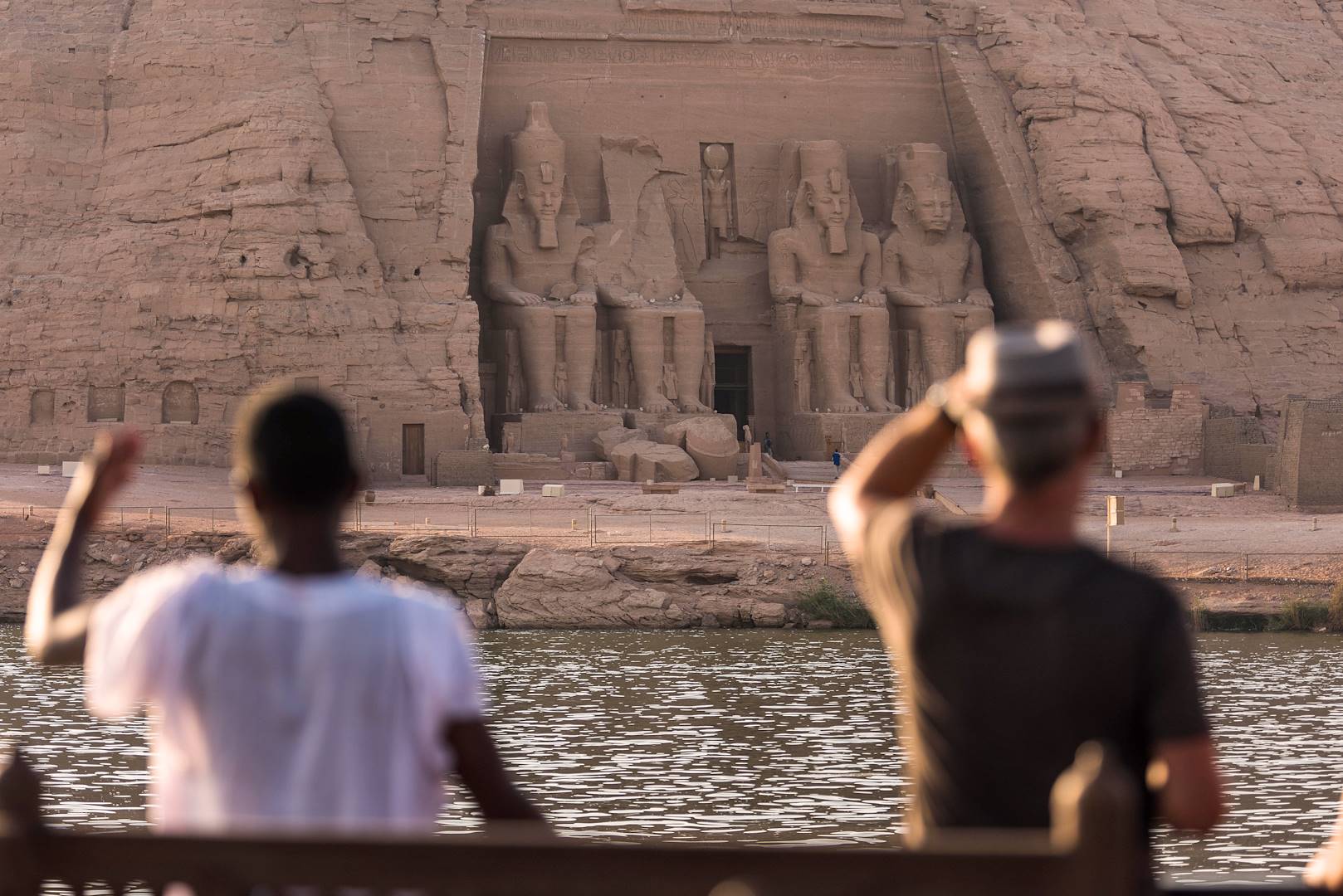 Vue sur les Temples d'Abou Simbel depuis la Flâneuse du Nil - Égypte