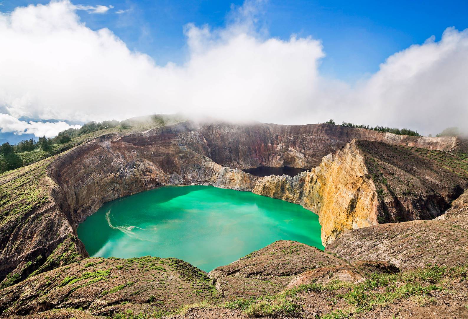 Lacs du cratère du volcan Kelimutu - île de Florès - Indonésie