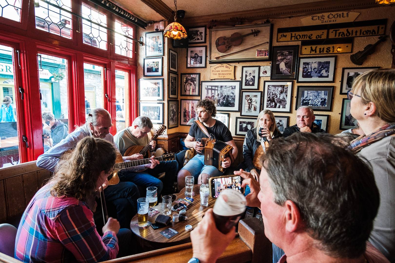 Musique irlandaise au pub Tig Coili - Galway - Irlande