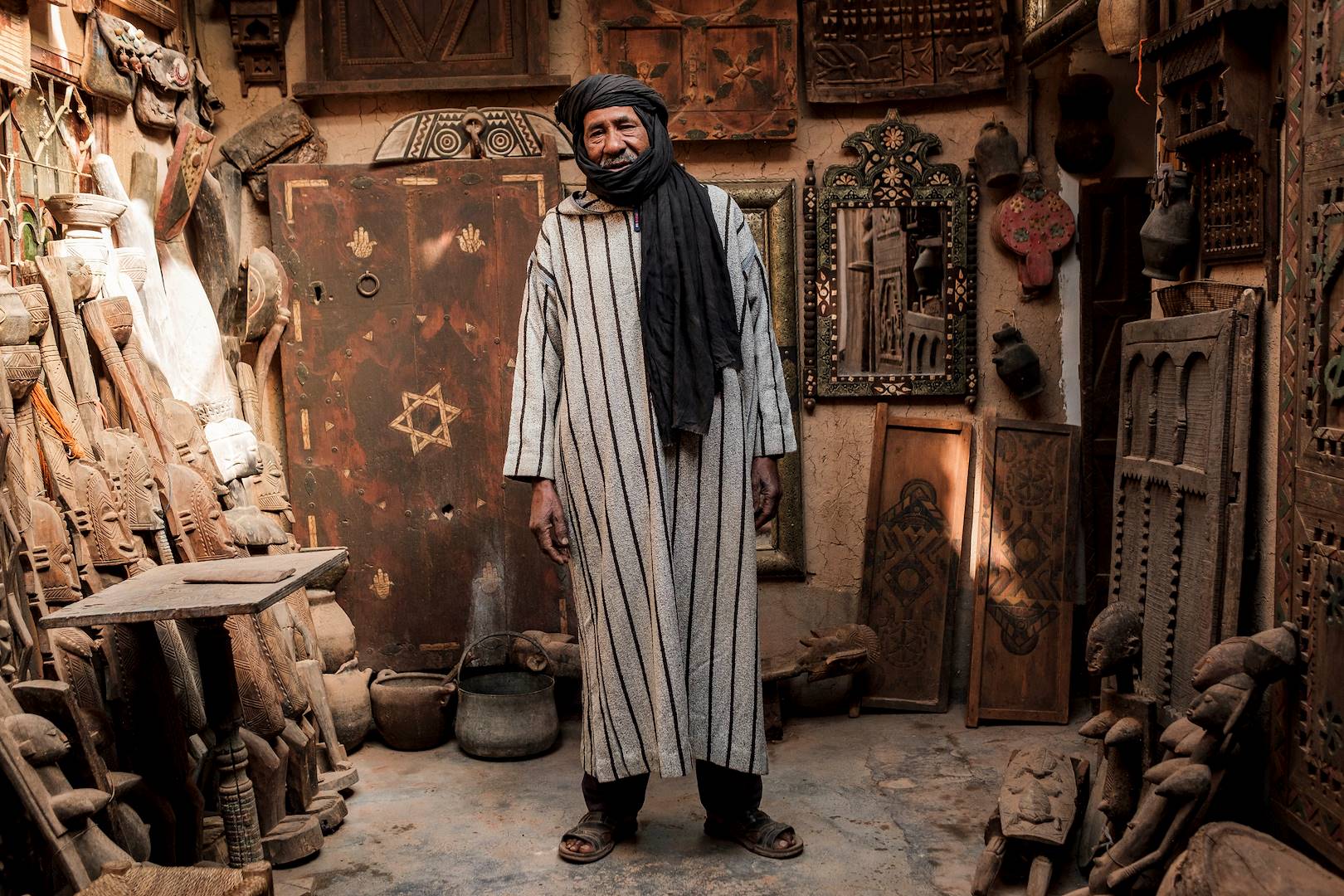 Portrait de Mamadou, dans sa boutique d'antiquités - Ksar Aït Benhaddou - Maroc