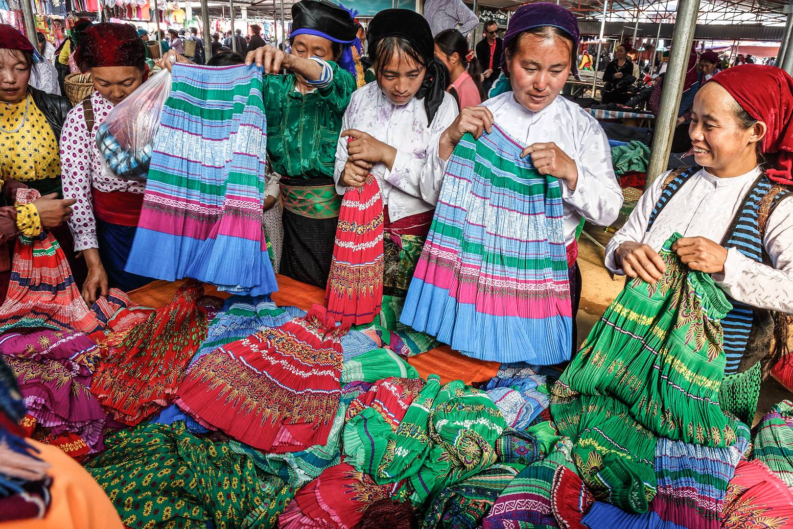 Femmes Hmong au marché à Dong Van - Province de Ha Giang - Vietnam