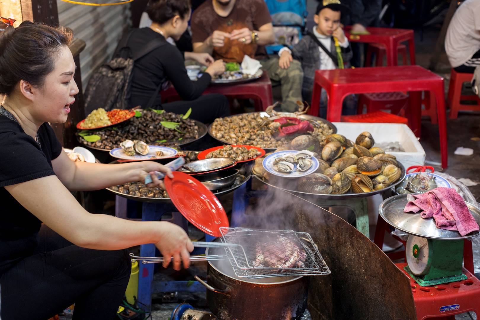 Street food dans le centre-ville historique de Hanoï - Hanoï - Vietnam