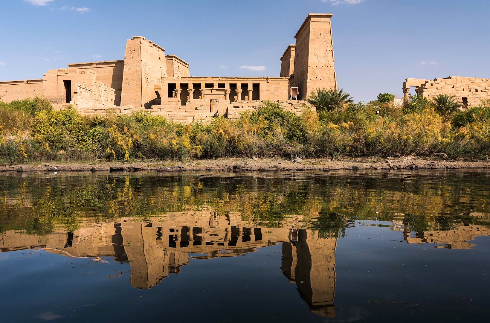 Le Temple d'Isis, vu du Nil - Île de Philae - Égypte