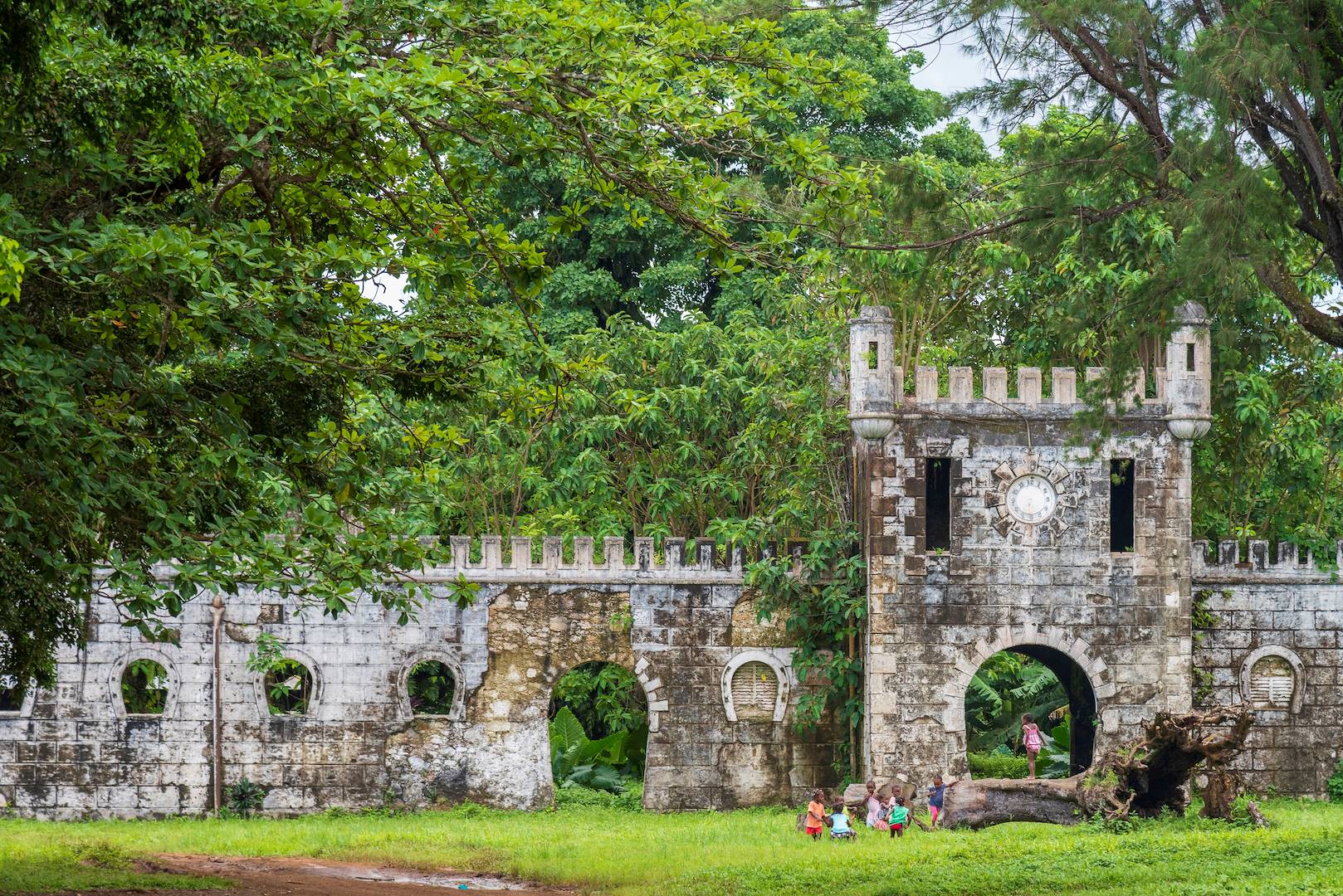 Bâtiment abandonné de la plantation Roca Sundy sur l'île Principe - Sao Tomé et Principe