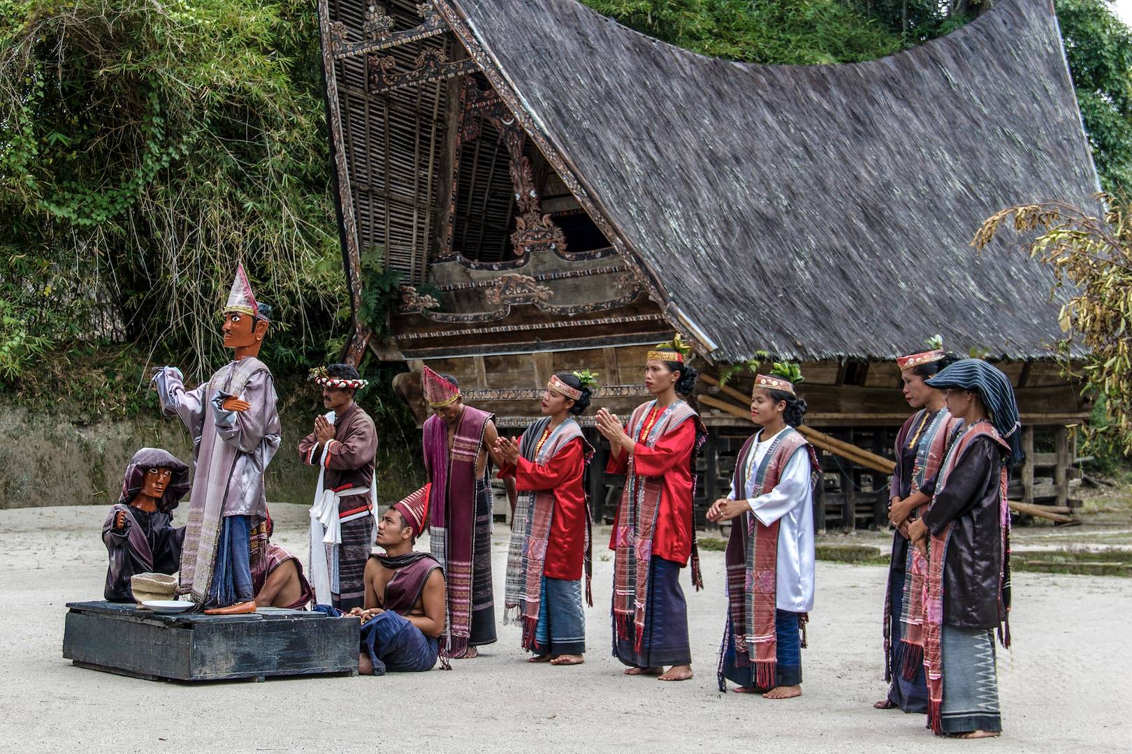 Danse et cérémonie batak - Île de Samosir - Sumatra - Indonésie