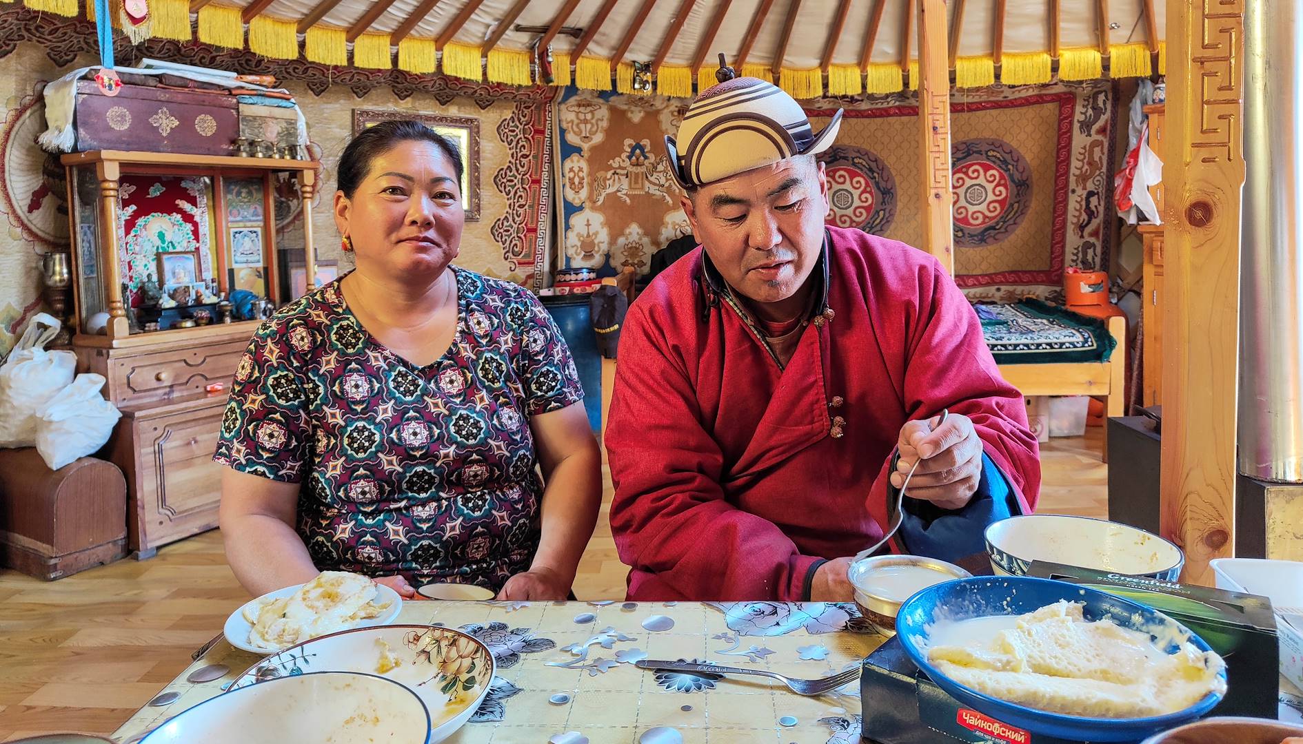 Dormir dans une yourte : rencontre avec Biilee et sa famille - Parc national Khogno Khan - Désert du Petit Gobi - Mongolie
