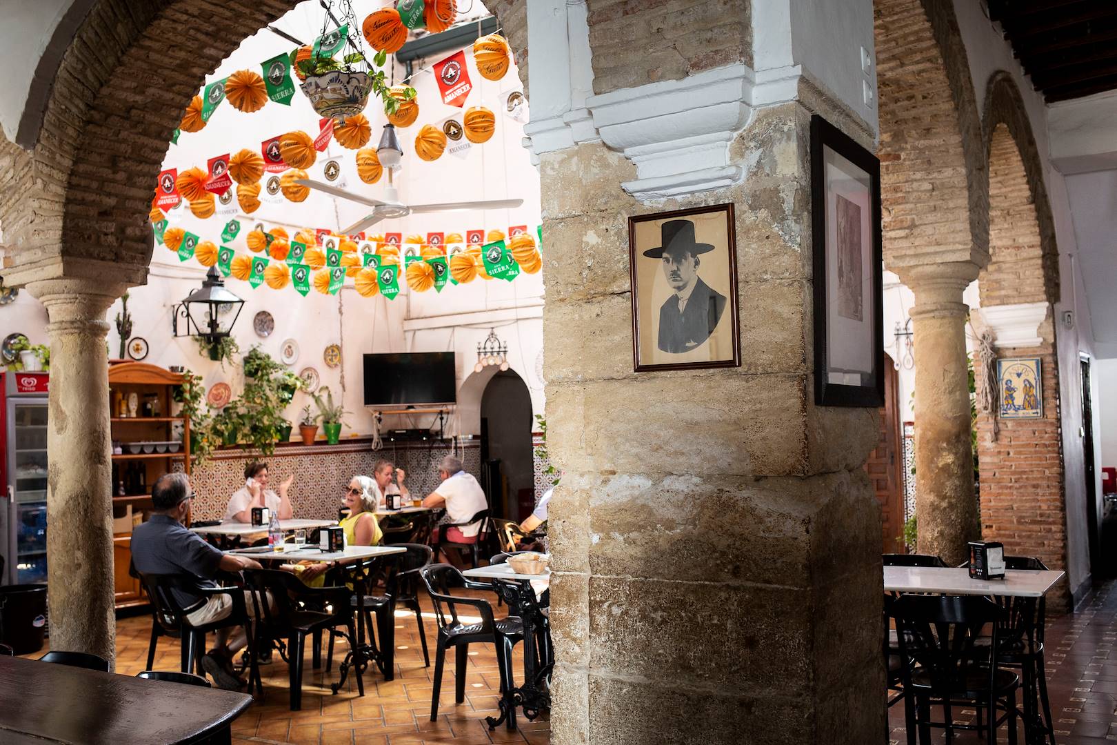 Scène de vie dans un bistrot de Barcelone - Espagne