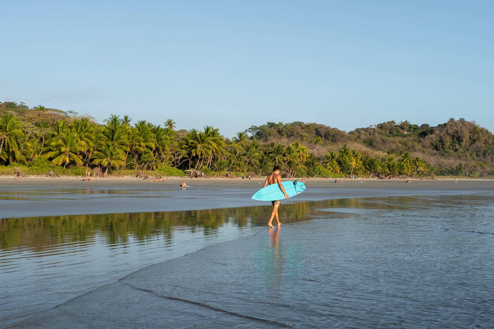 Surfeur à Playa Hermosa - Costa Rica