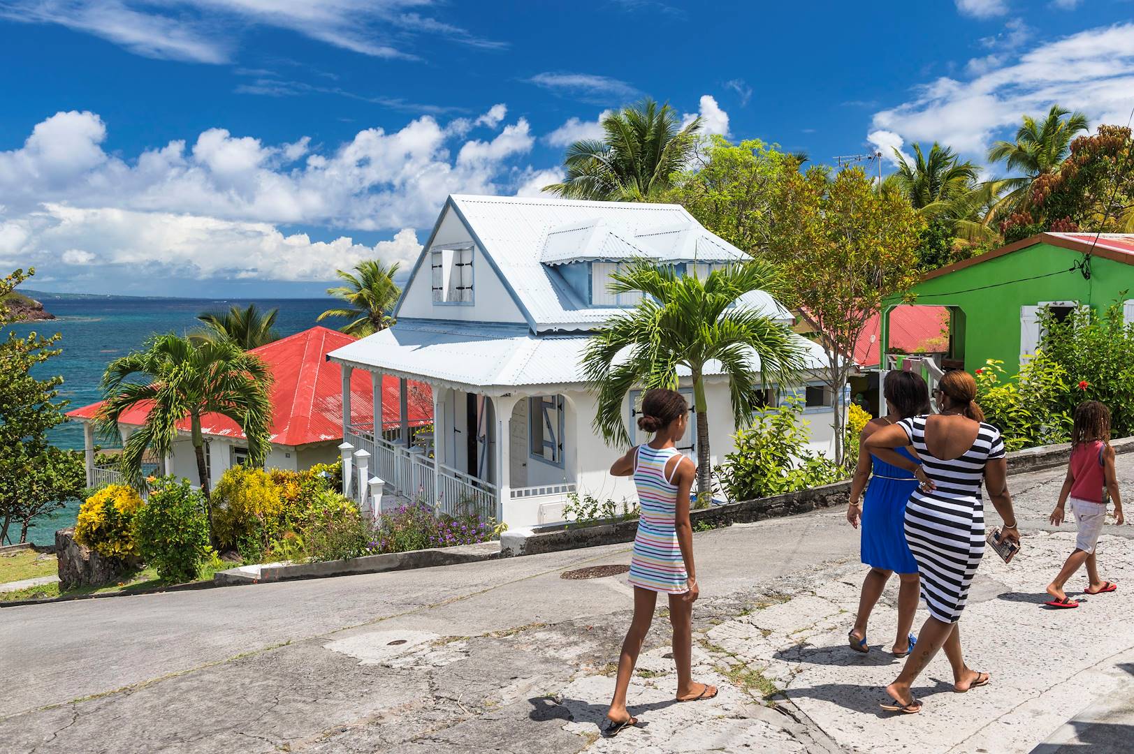 Scène de vie à Grande Anse - Terre de Bas - Archipel des Saintes - Guadeloupe