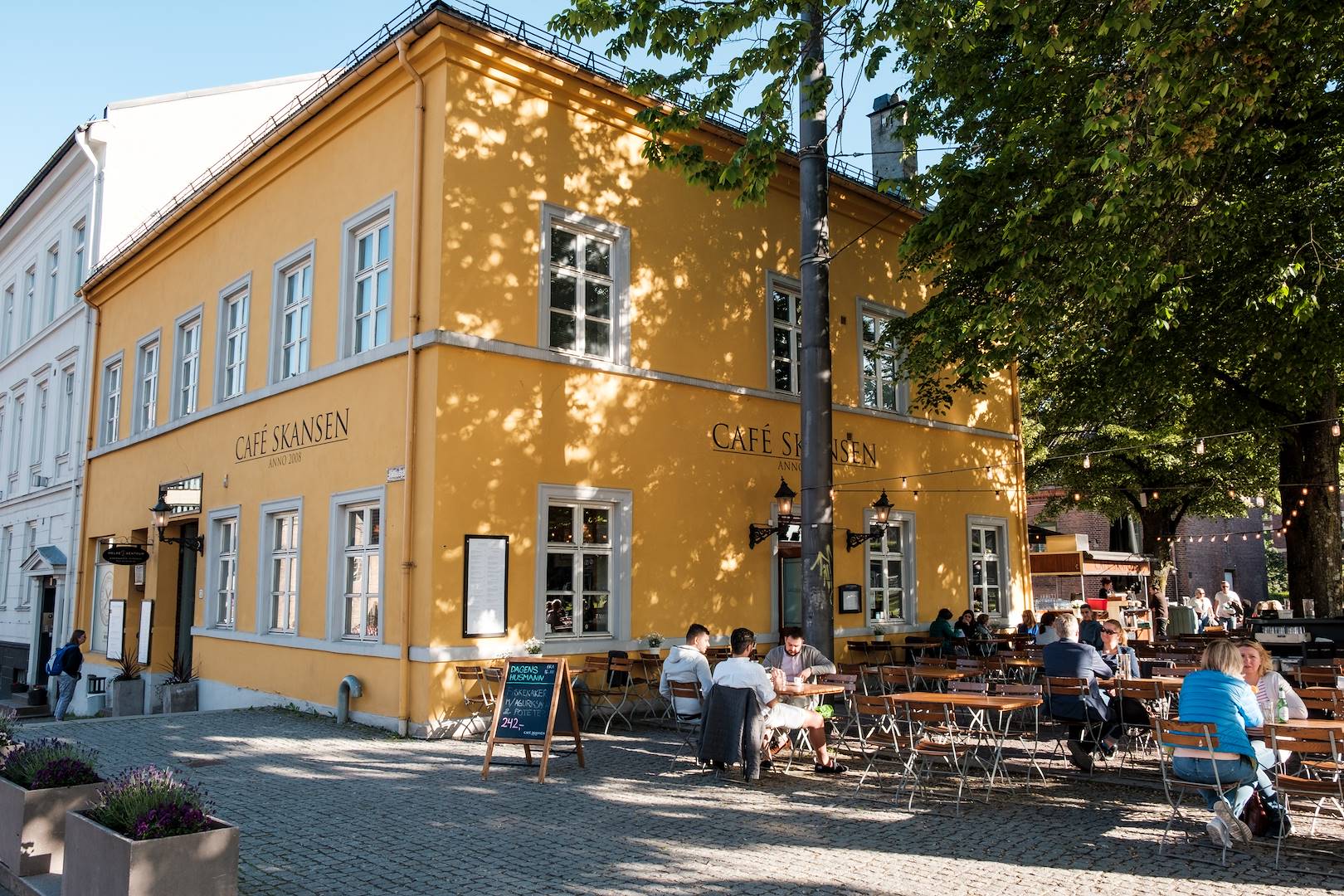 Terrasses et restaurants dans le quartier de Kvadraturen - Oslo - Norvège