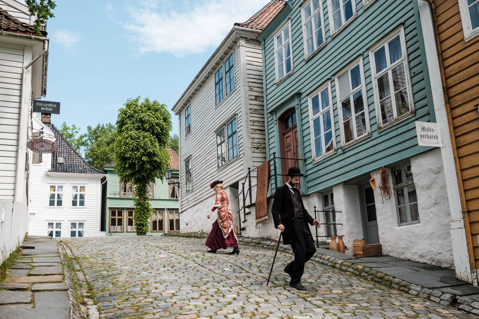 Dans le quartier de Gamle Bergen (Vieux Bergen) : acteurs en costume d'époque - Bergen - Norvège