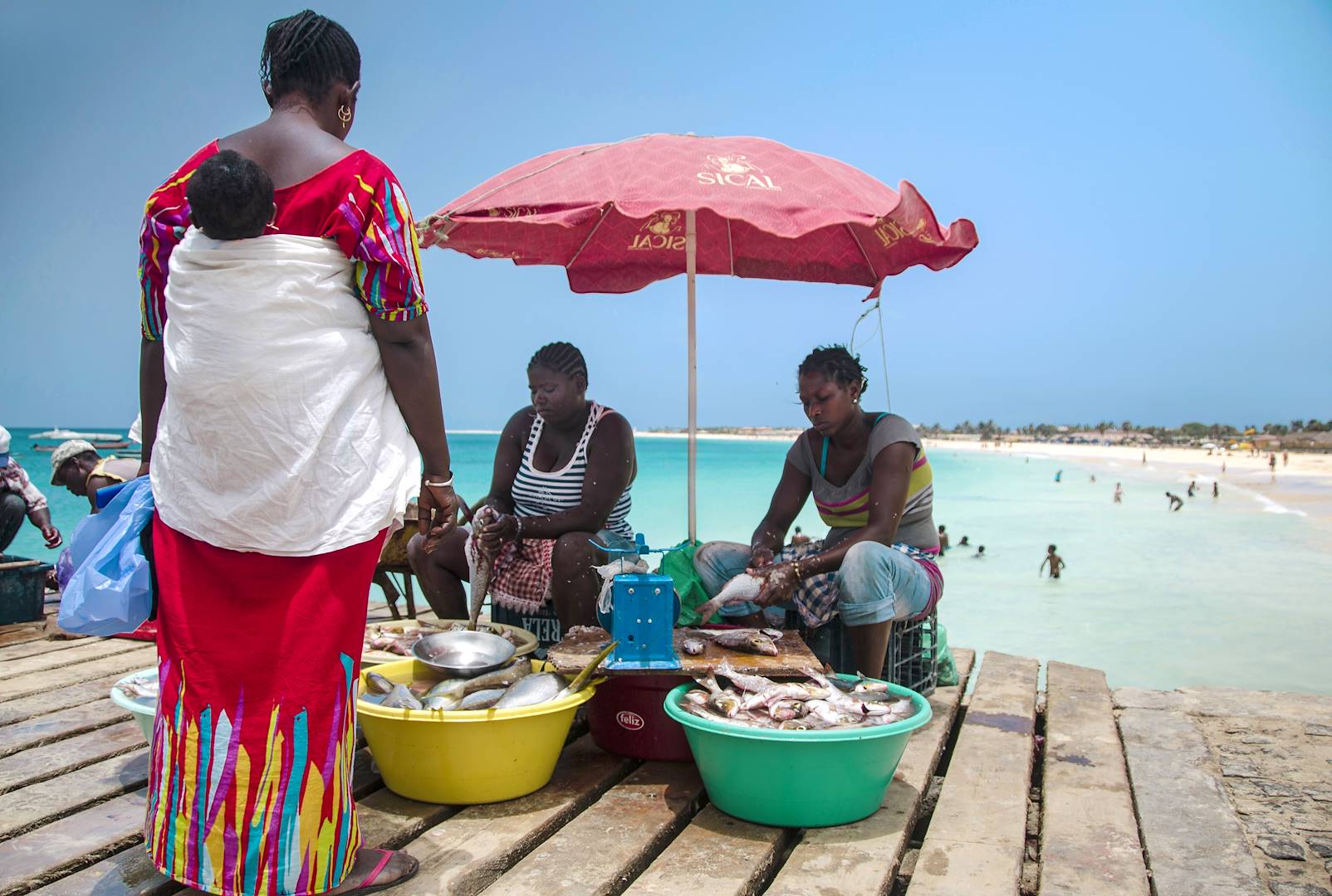 Vendeuses de poissons à Santa Maria - Île de Sal - Cap Vert
