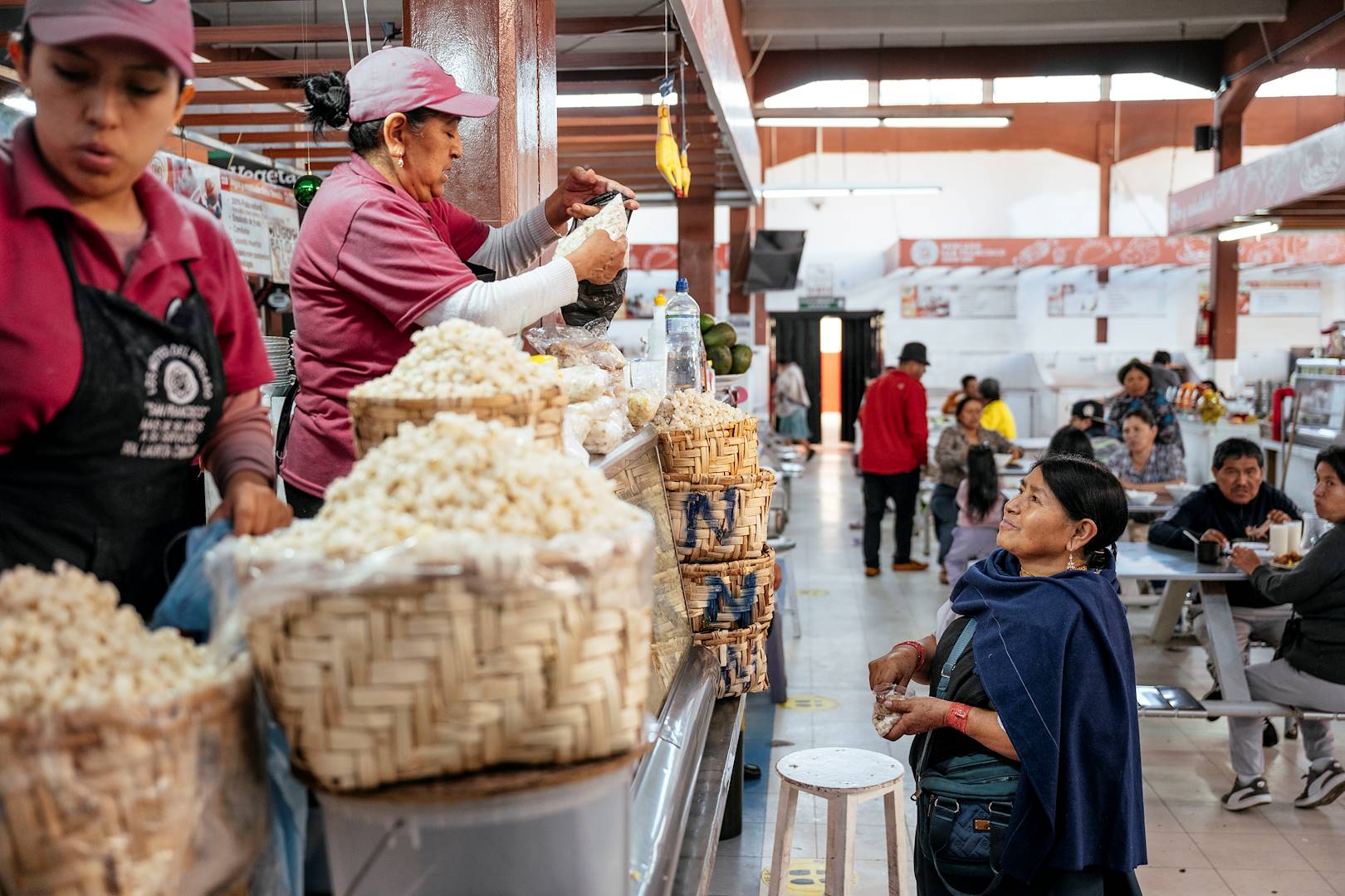 Scène de vie sur le marché de San Francisco - Quito - Equateur