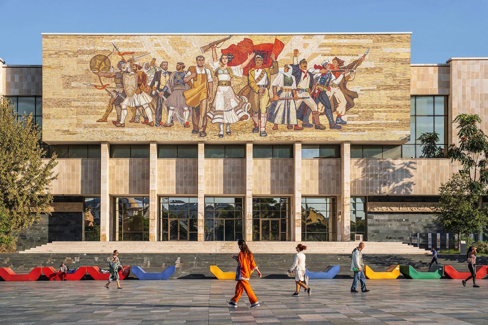Musée National Historique sur la place Skanderbeg - Tirana - Albanie