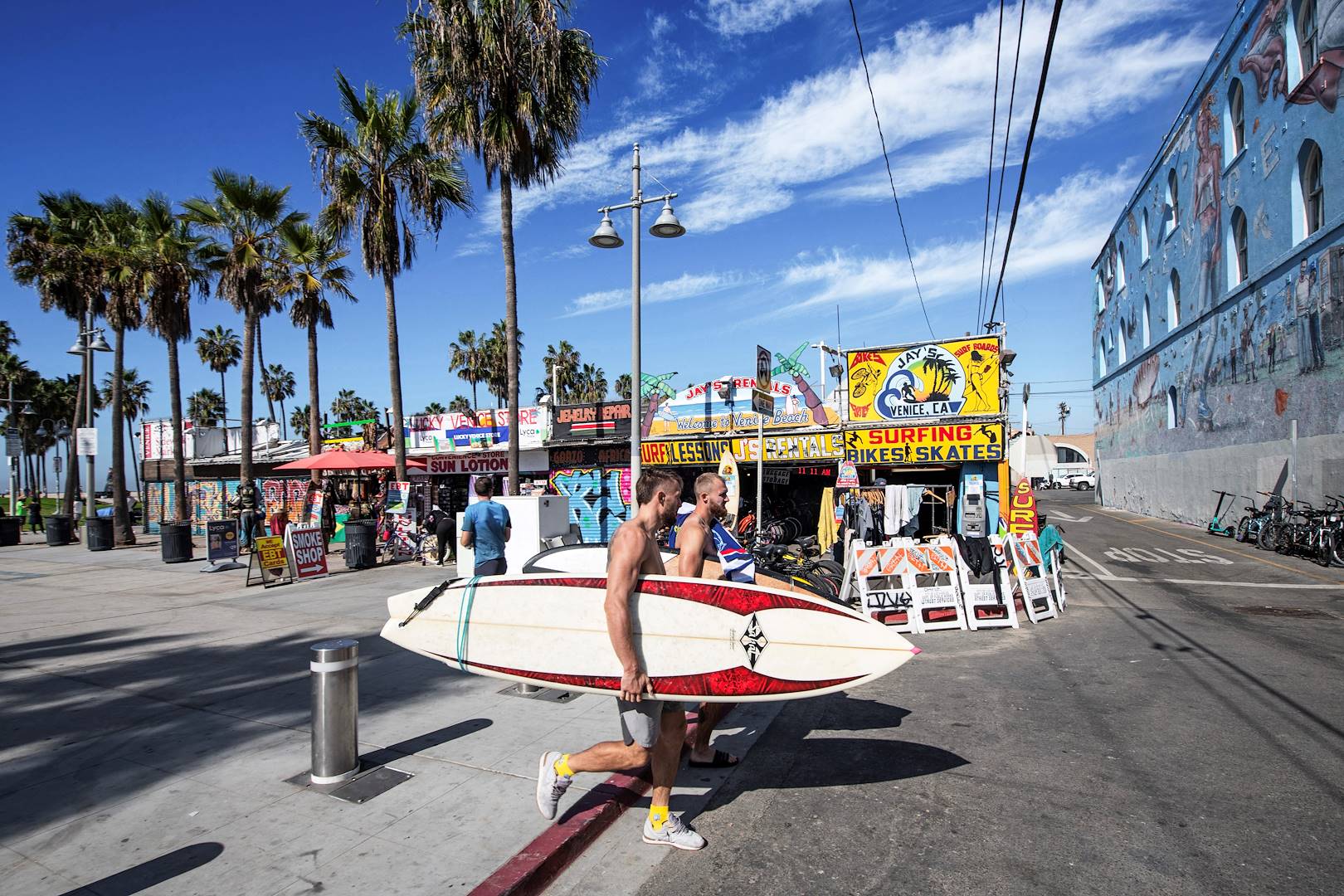 Surfeurs sur Venice Beach - Los Angeles - Californie - Etats-Unis