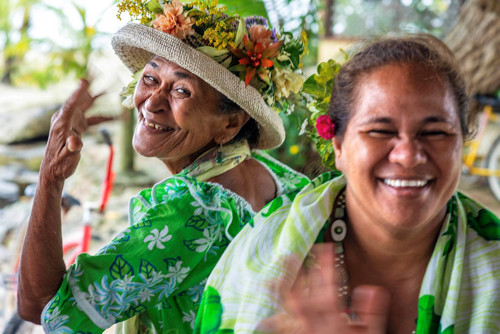 Portrait de deux femmes polynésiennes sur l'île de Huahiné - Polynésie Française