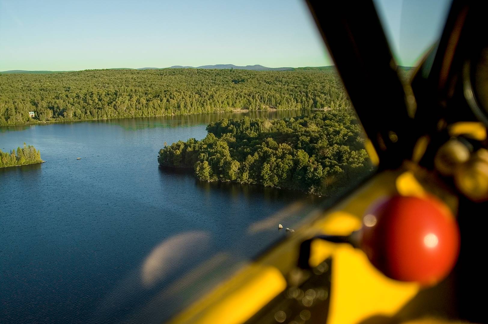 Survol du parc national de la Mauricie en hydravion - Québec - Canada