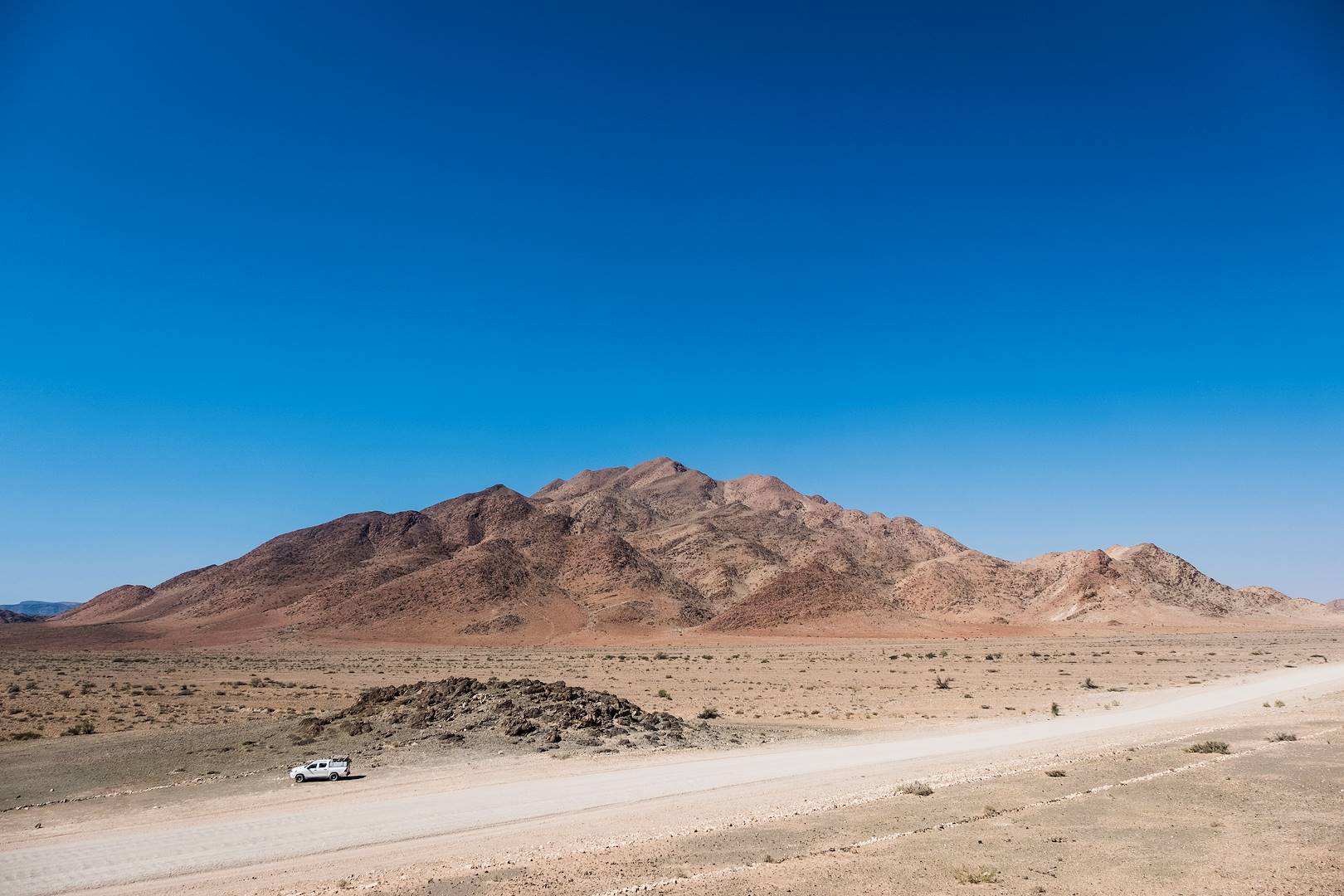Découvrir le pays à bord d'un 4x4 Camper :  route entre Swakopmund et Sesriem - Désert du Namib - Namibie