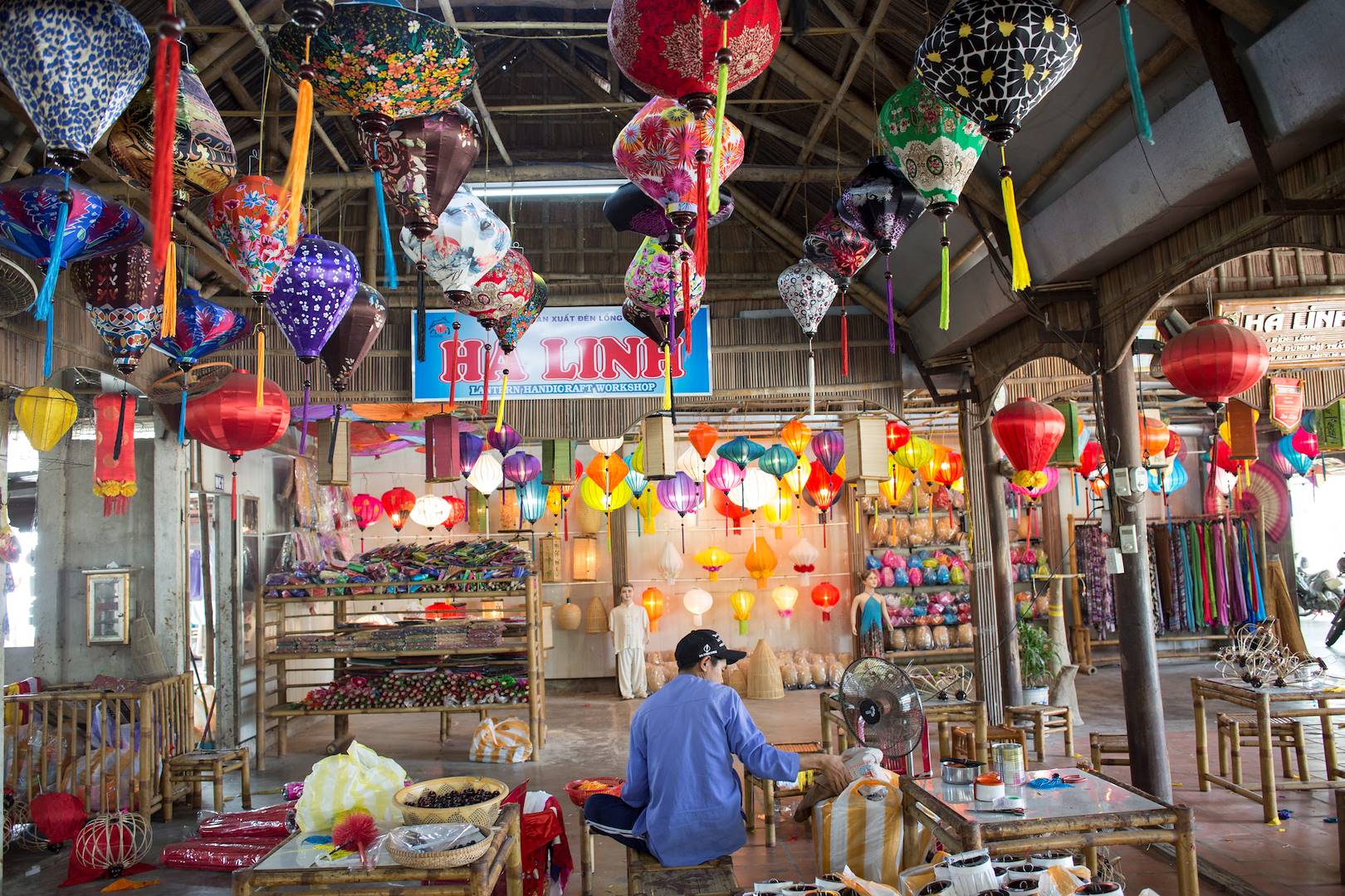 Découverte d'un atelier de fabrication de lanternes de soie vietnamiennes - Hoi An - Vietnam
