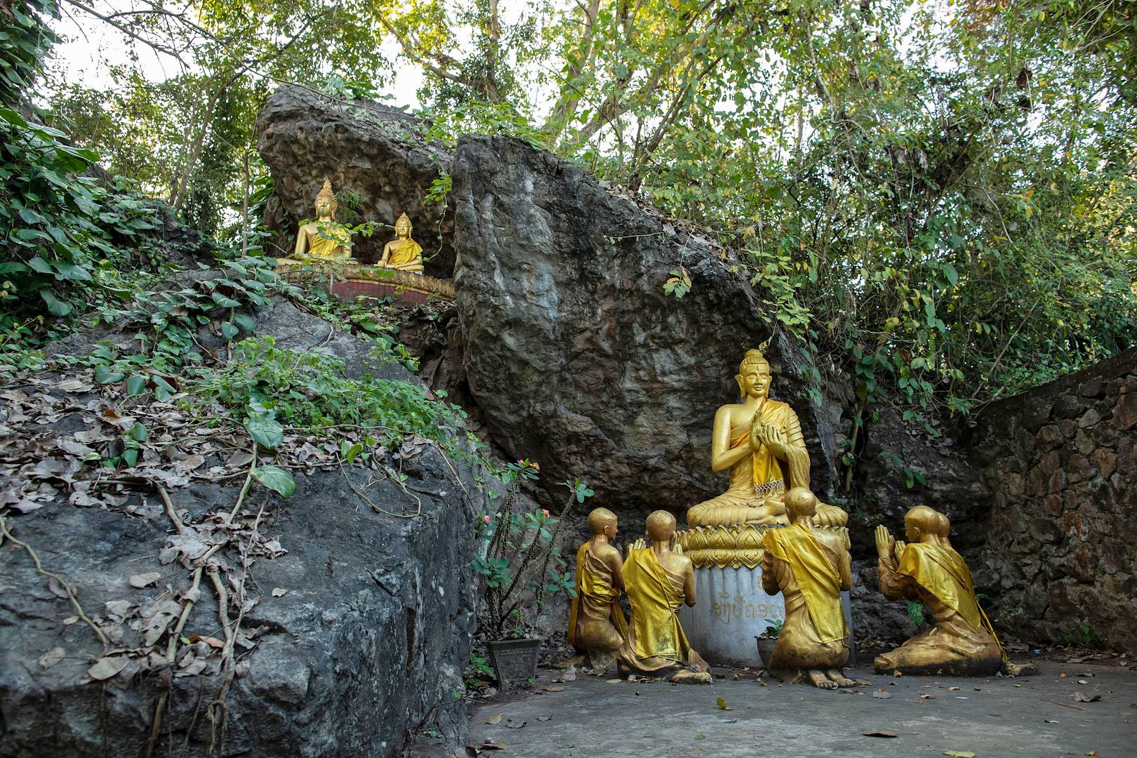 Statues de Bouddha sur le Mont Phousi - Luang Prabang - Laos