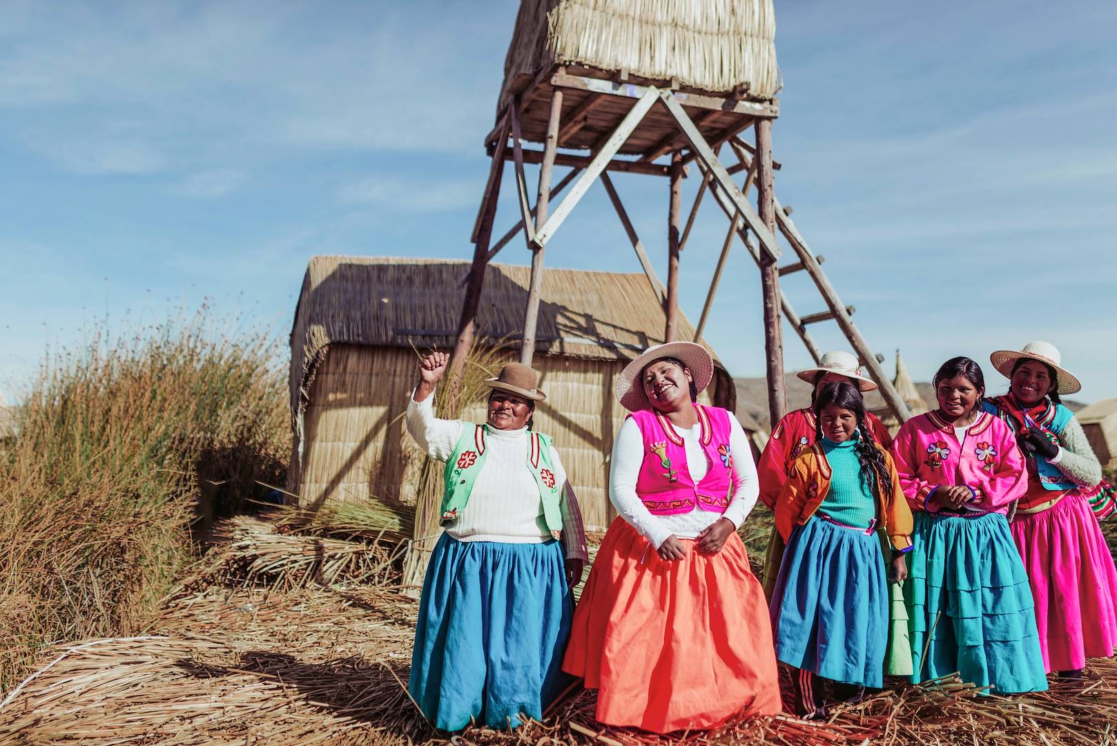Femmes péruviennes sur l'île d'Uros - Lac Titicaca - Pérou