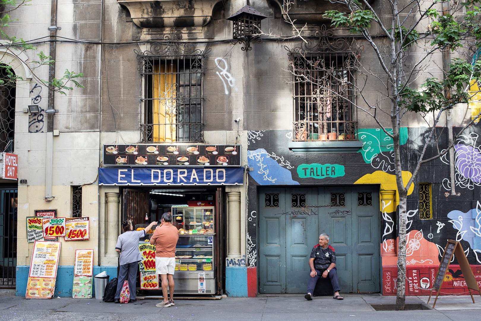 Scène de vie dans le quartier Paris Londres - Santiago - Chili