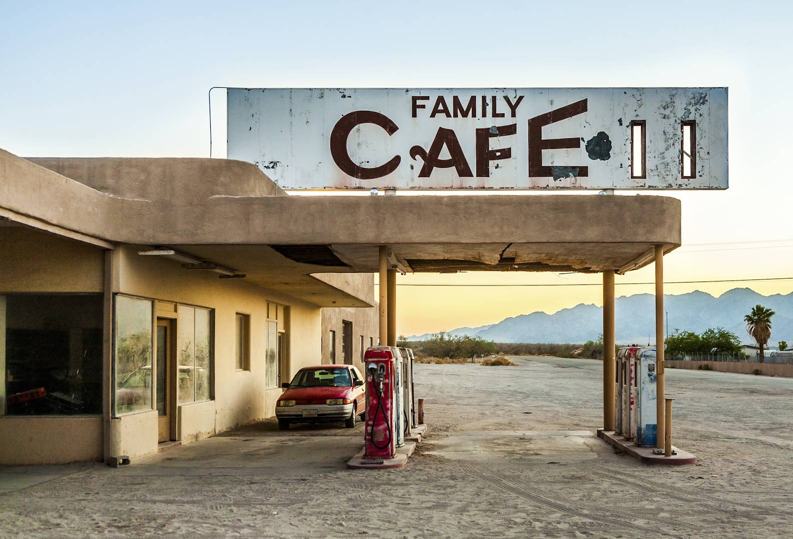 Station essence abandonnée sur la Route 66 - États Unis