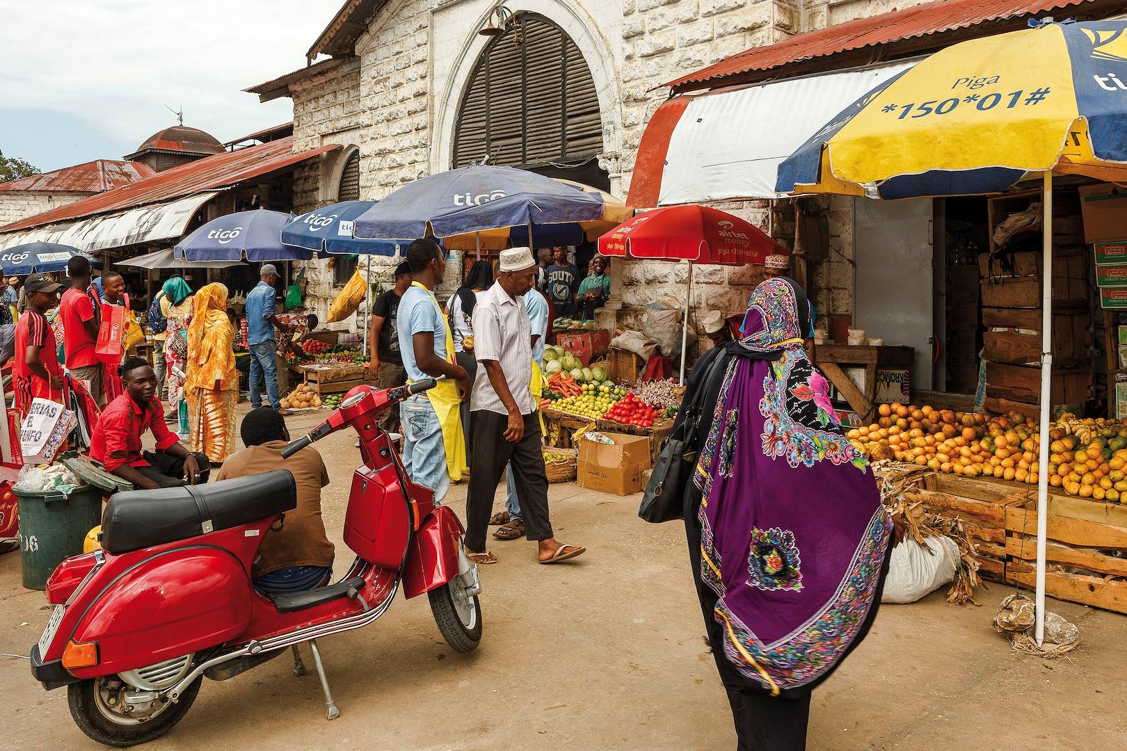 Foule au marché de Stone Town - Zanzibar - Tanzanie