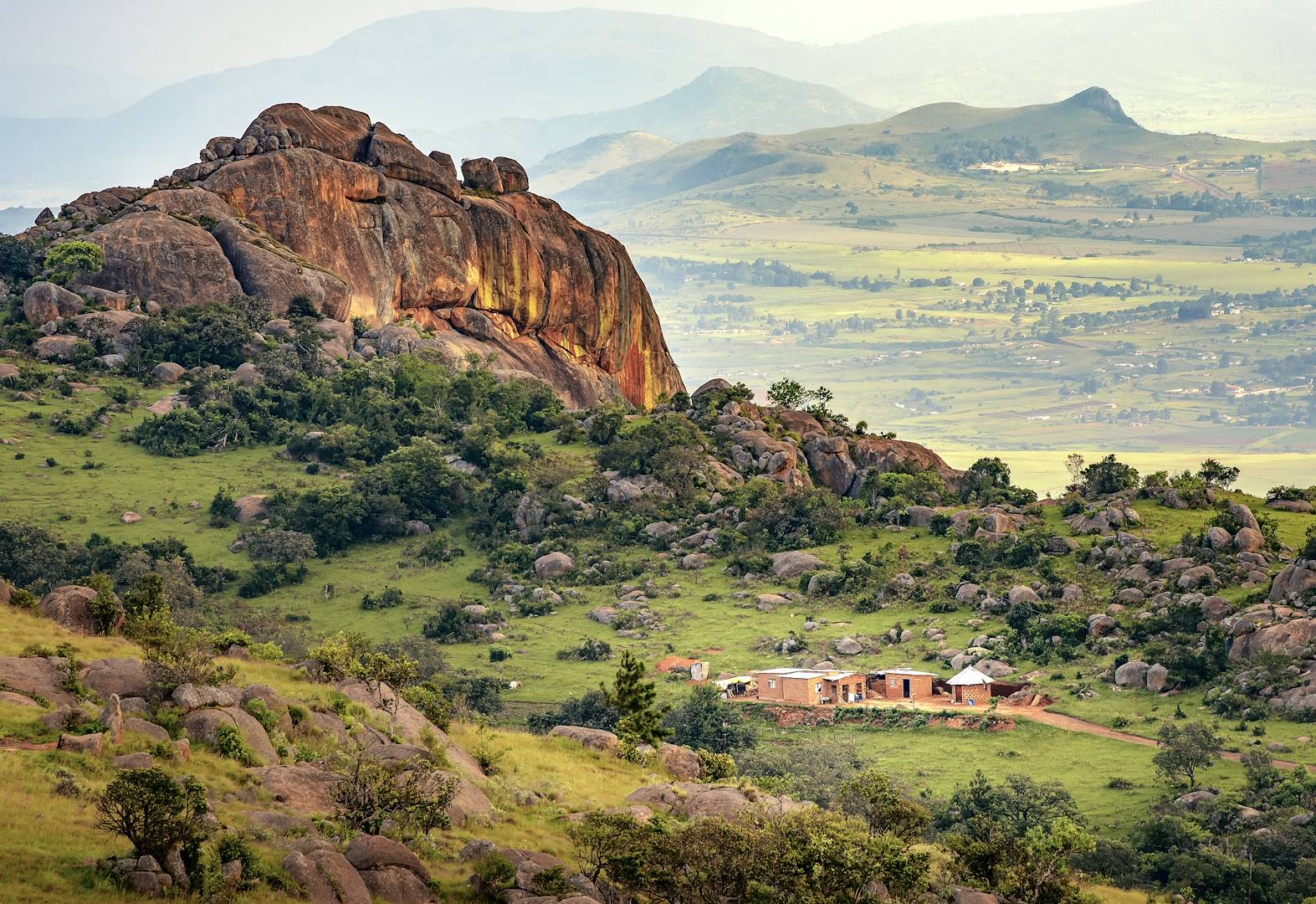 Village dans la vallée d'Ezulwini - Eswatini
