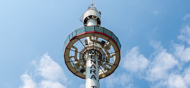Tour Menara Taming Sari