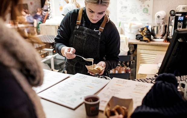 Balade gourmande dans les rues de Tallinn: découverte du marché couvert Balti Jaama Turg - Estonie
