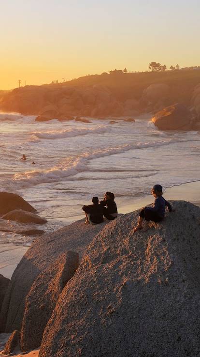 Plage dans le quartier de Camps Bay - Le Cap - Afrique du sud