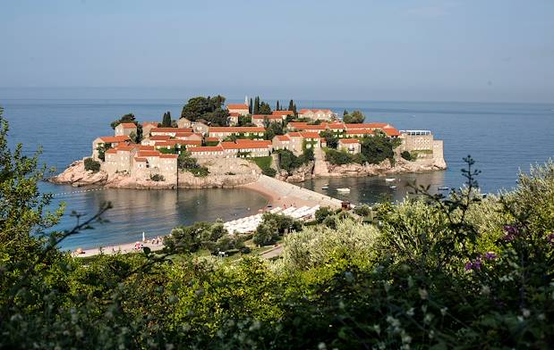 Ancien village fortifié, devenu un complexe hôtelier - Île Sveti Stefan - Monténégro