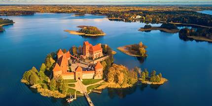 Vue aérienne du château de Trakai - Lituanie