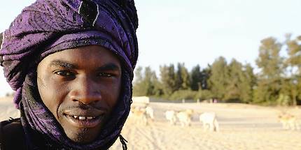 Portrait d'un homme au lac rose - Région de Dakar - Sénégal
