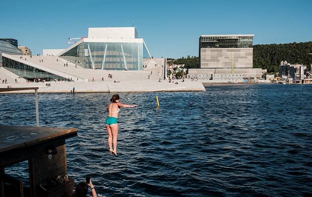 Plongeon face à l'Opéra d'Oslo - Norvège