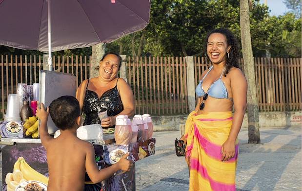Vendeuse de glaces sur la plage Ipanema - Rio de Janeiro - Brésil