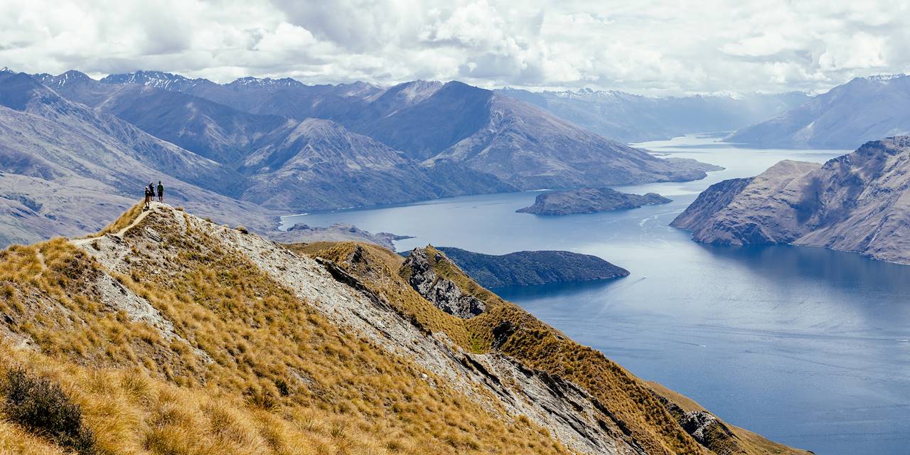Vue sur le lac Wanaka et les montagnes - région d'Otago - Nouvelle-Zélande