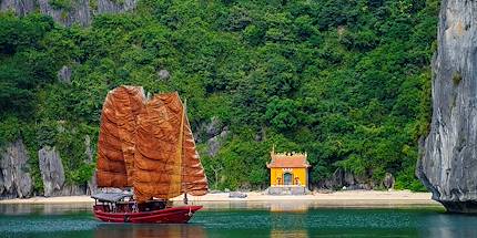 Jonque dans la baie de Ha Long - Vietnam